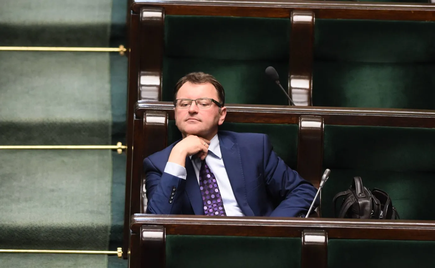 Ustawa dezubekizacyjna niezgodna z prawem UE. Czartoryski: To dowód, że wpływy ludzi z rodowodem PRL są wszechpotężne [ROZMOWA]