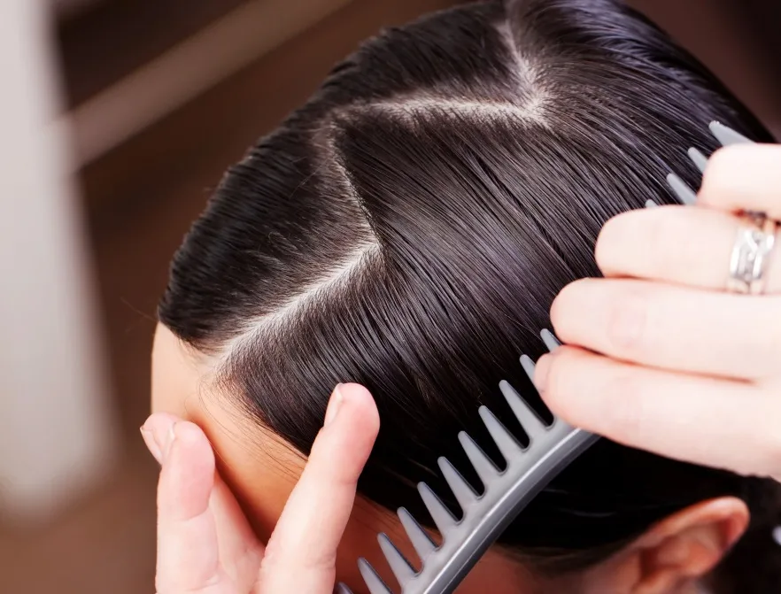 Gładkość to tylko efekt uboczny. Na czym naprawdę polega keratynowe odżywianie włosów?