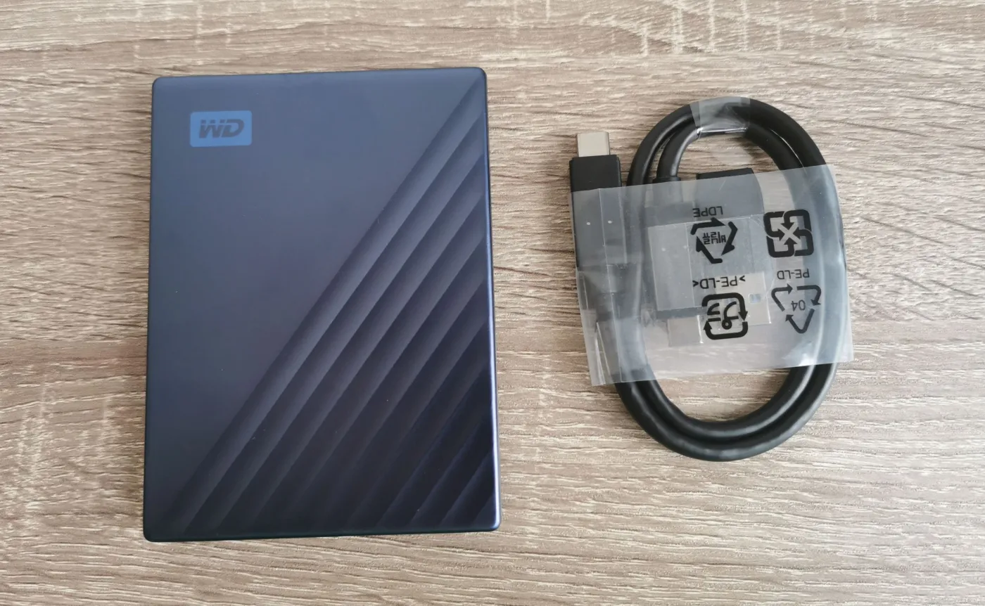 12410459-wd-my-passport-ultra.jpg