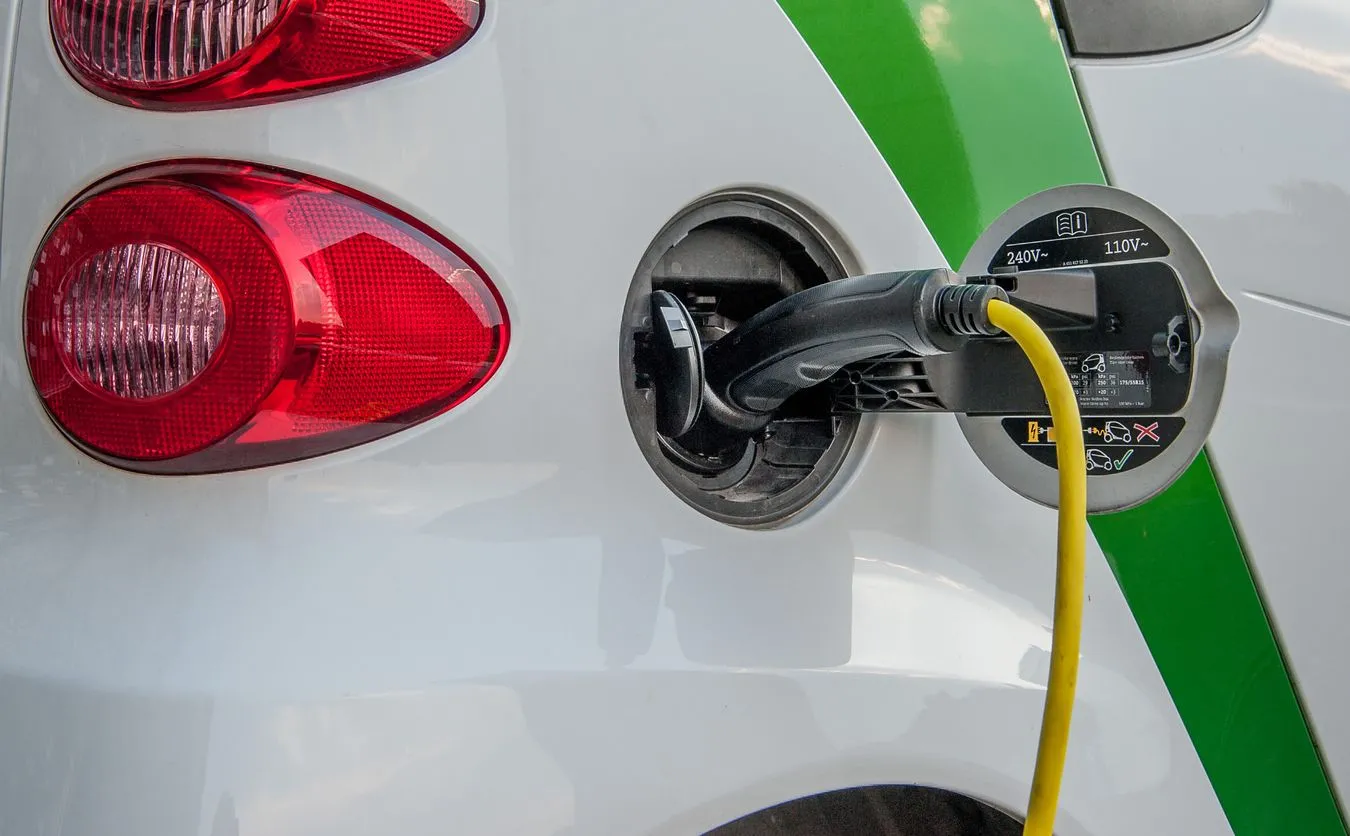 Elektromobilność do poprawki. Oto dlaczego elektrykami jeżdżą tylko pasjonaci