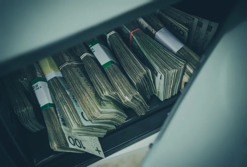 Wyłudziła 1,3 mln zł z funduszy socjalnych? Pracownica OPS usłyszała zarzuty