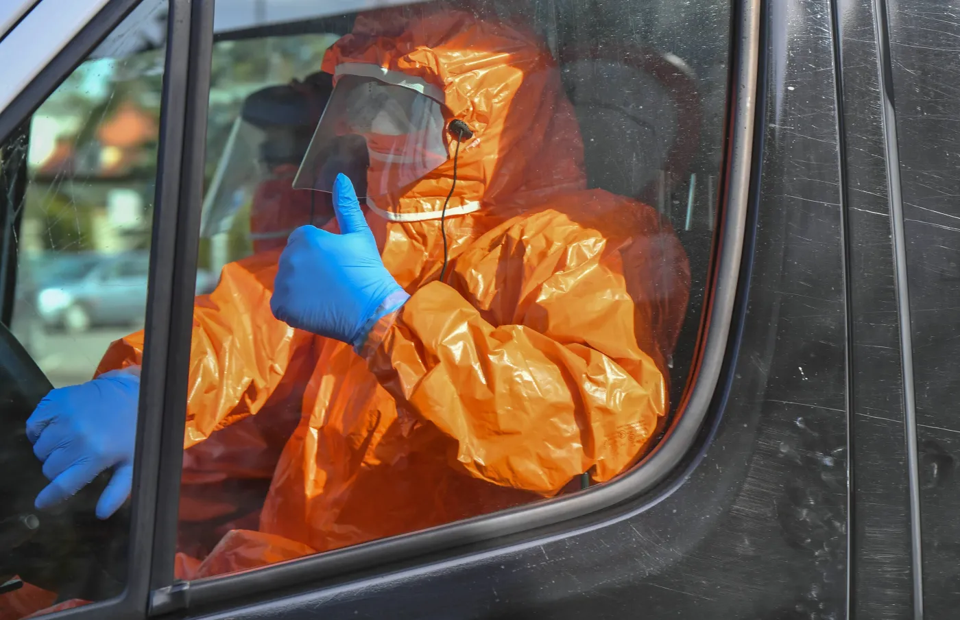 Spadek zakażeń i zgonów na koronawirusa w Polsce. Najnowsze informacje [RELACJA NA ŻYWO]