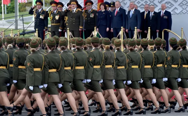 Ogromna defilada w Mińsku pomimo epidemii. Łukaszenka: Nie mogliśmy inaczej