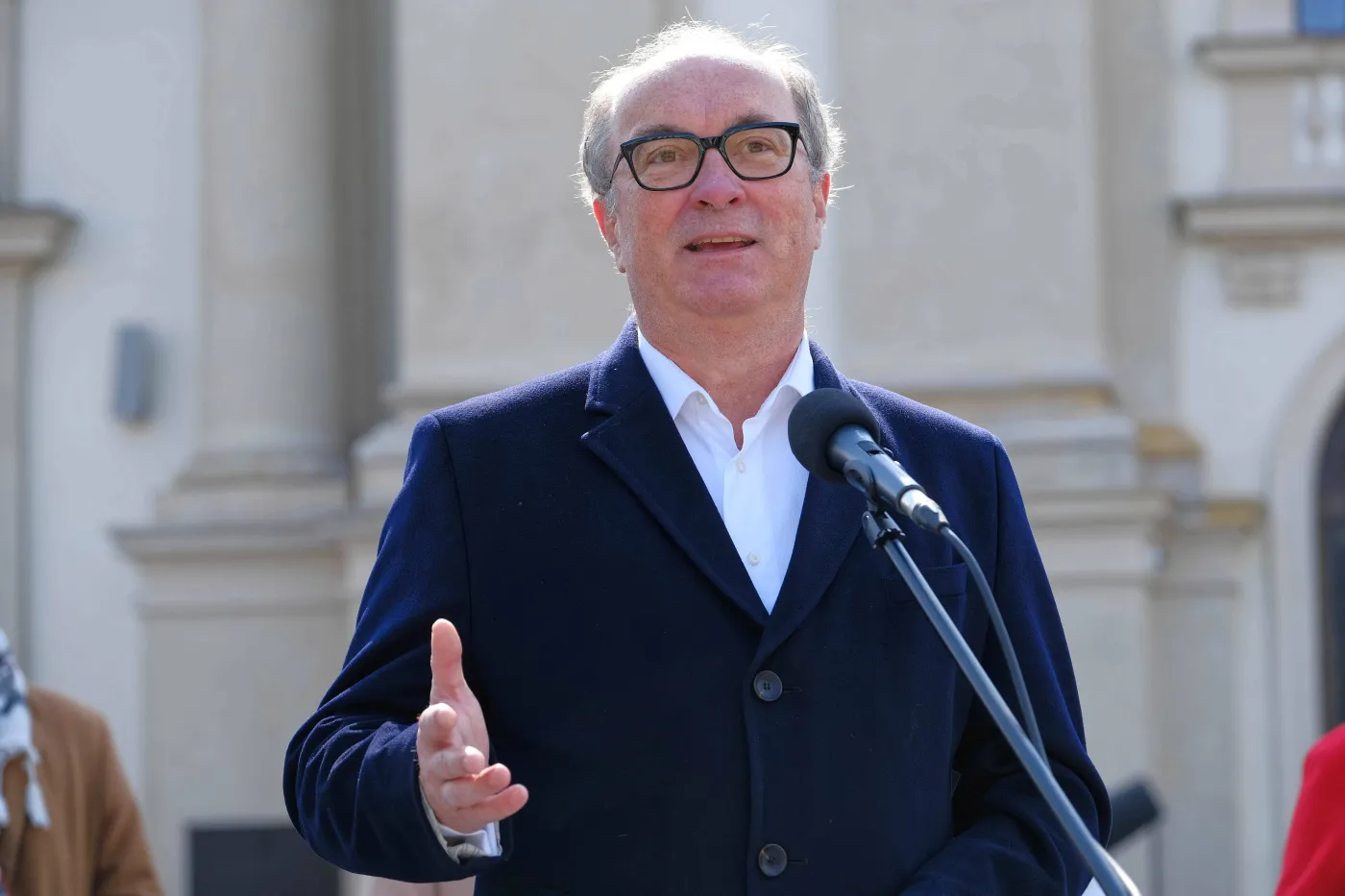 Czarzasty o Hołowni: Płakał nad Biblią, teraz płacze nad Konstytucją. Po co robić z siebie idiotę?