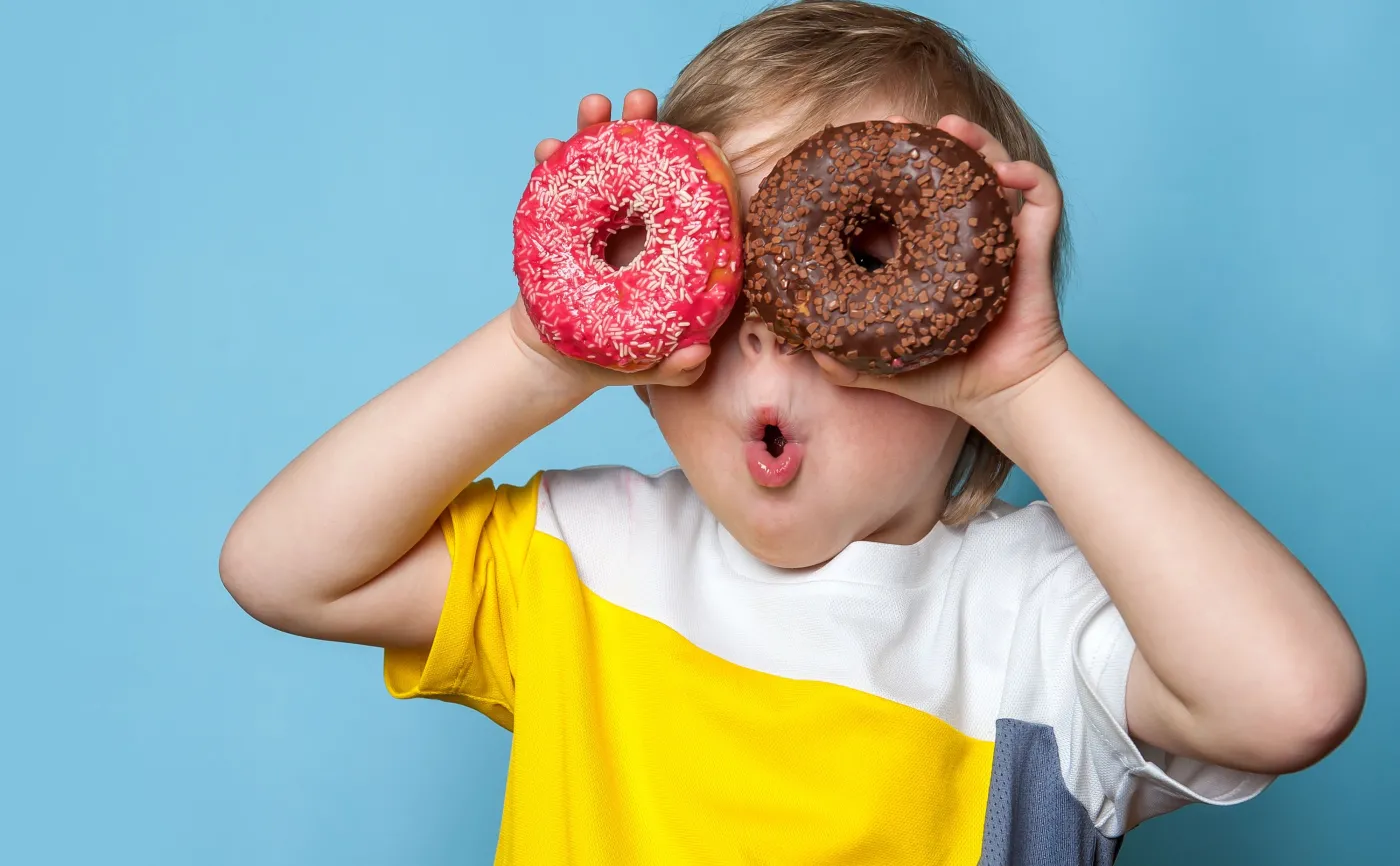 Dzieci i pieniądze - kiedy i jakie kieszonkowe? Jak rozmawiać? RADY psychologa