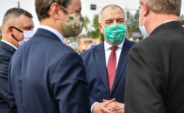 "Antypaństwowe wystąpienie samorządów". Sasin mówi, dlaczego 10 maja nie było wyborów