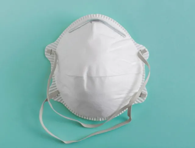 Minister klimatu wyjaśnia: Rząd sprzedał stare maski i zakupił nowe [WIDEO]