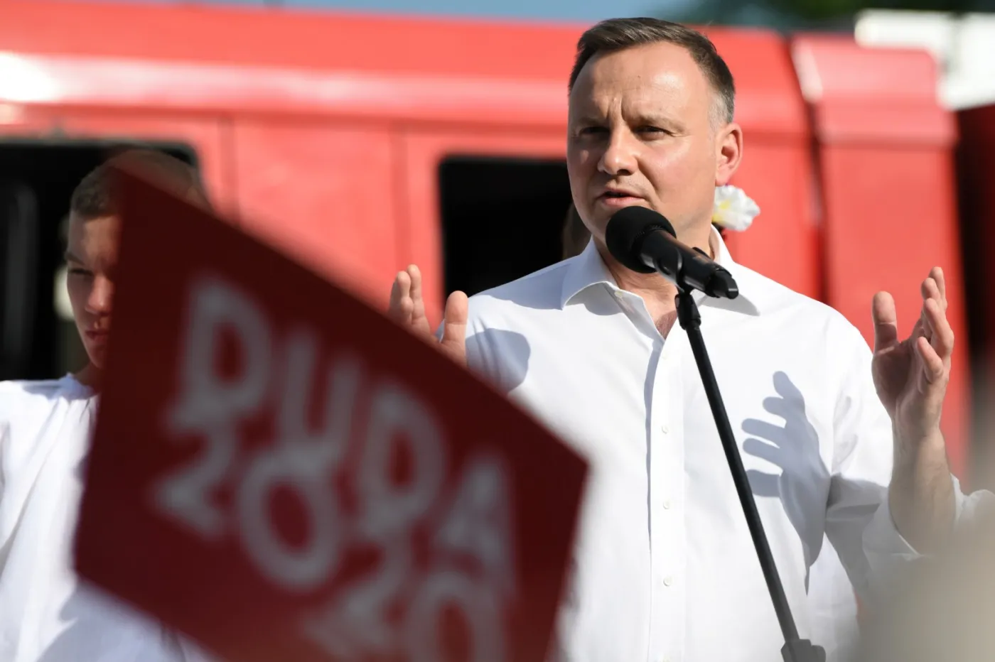 Duda wygrywa w drugiej turze z Trzaskowskim. NAJNOWSZY SONDAŻ