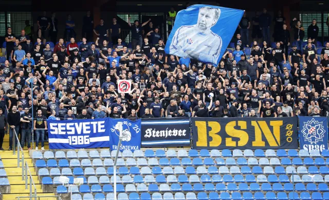 Dziesiąty ligowy gol Kądziora. Kibice Dinama nie zachowali bezpiecznego dystansu