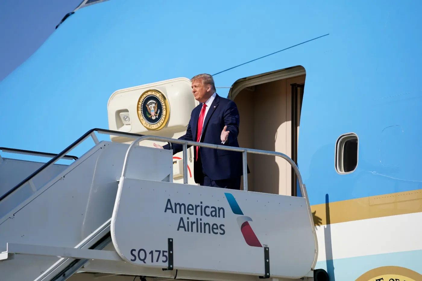 Prezydent USA zapomniał, że zgodził się na Fort Trump? Kontrowersyjna książka byłego doradcy Trumpa