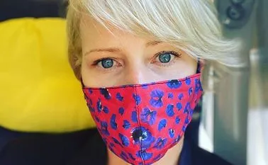 Kożuchowska skrytykowana za noszenie maseczki. Odpowiedziała