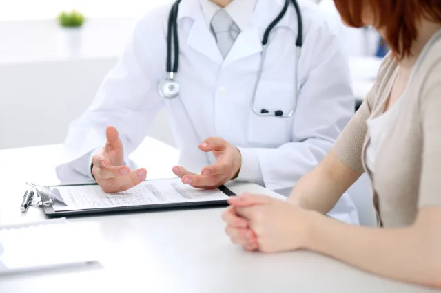 Fundusz Medyczny. Mucha: Jesteśmy otwarci na dyskusję. Opozycja: To prawny bubel