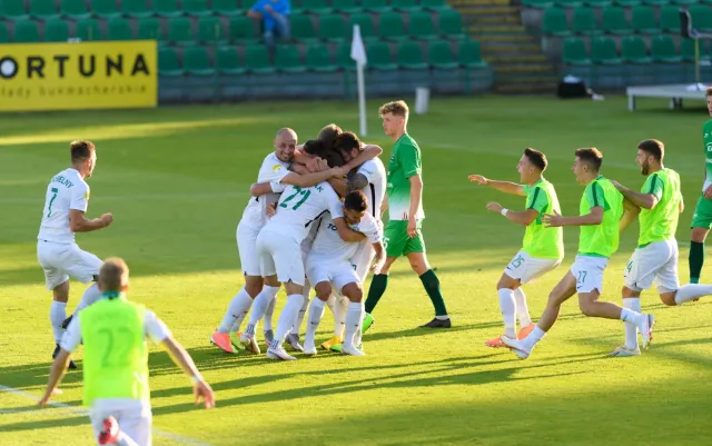 VAR w roli głównej. Dwa karne zaprowadziły Wartę do Ekstraklasy