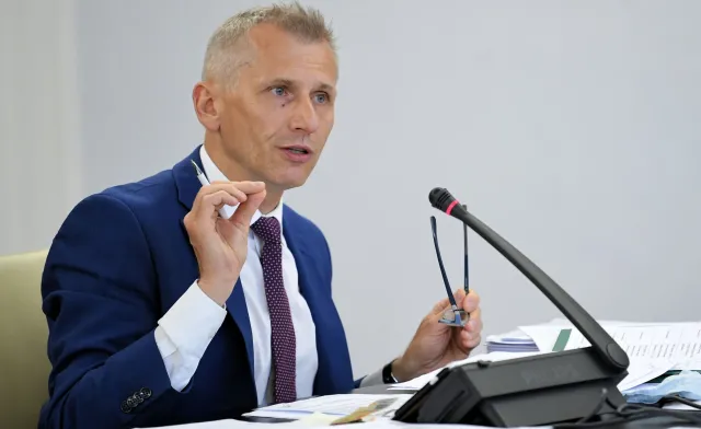 Senator Krzysztof Kwiatkowski na kwarantannie z powodu kontaktu z Janem Filipem Libickim