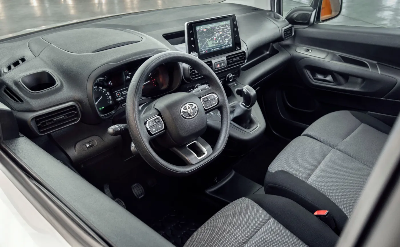 4319411-toyota-proace-city-10.jpg