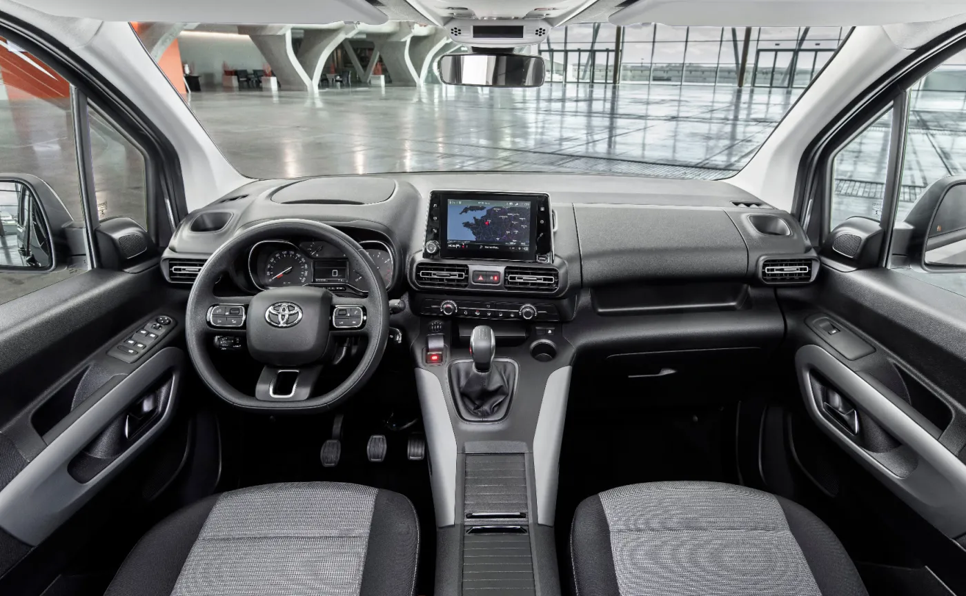 4319523-toyota-proace-city-17.jpg