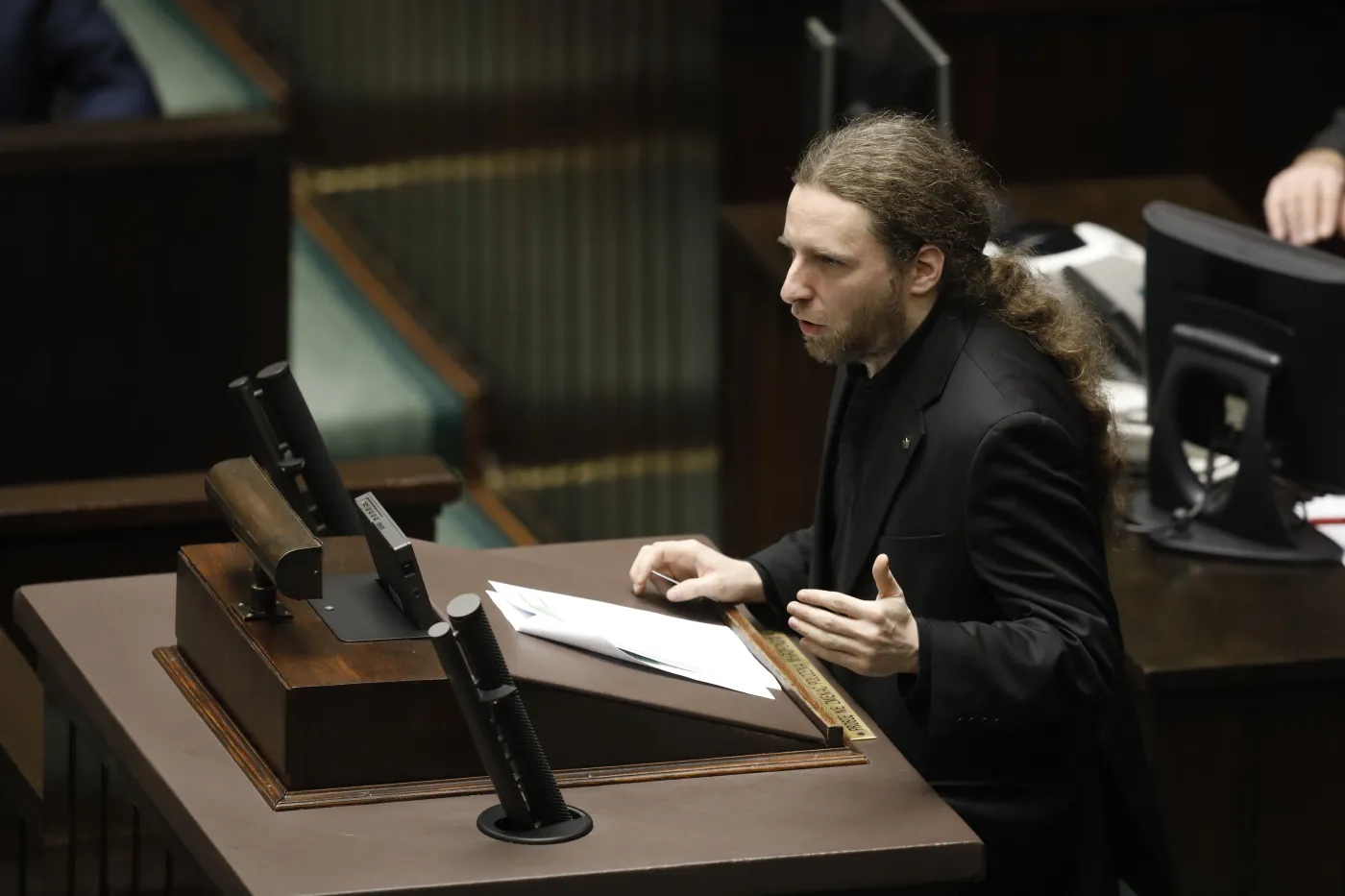 Sośnierz: Koniec z pajacowaniem, dość tych masek i ograniczeń [WIDEO]