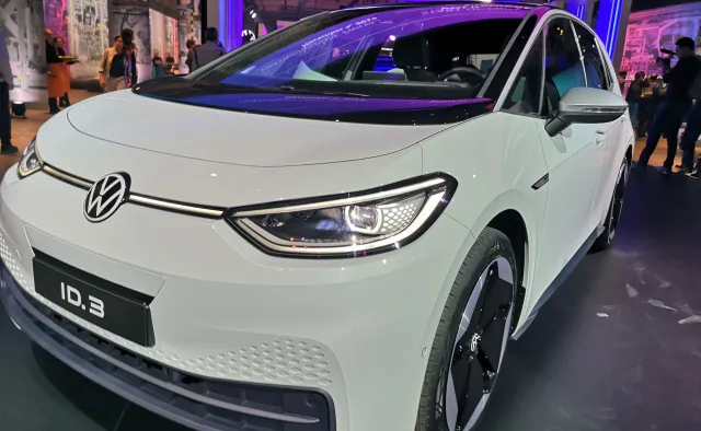 Volkswagen ID.3 1ST już w Polsce. W cenie ładowarka i prąd na rok ładowania