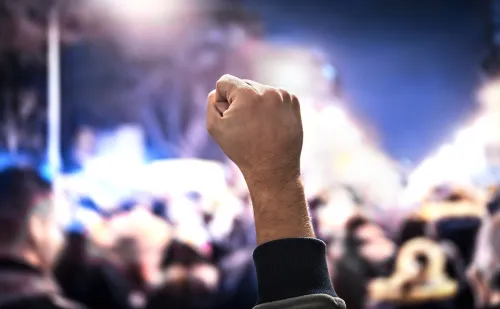 Rodzice okupują szkołę. "1 września usłyszeliśmy, że dzieci nie mogą tu być" [WIDEO]