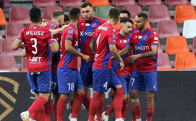 Ekstraklasa: Trzy karne w jednej połowie pognębiły "Górali"