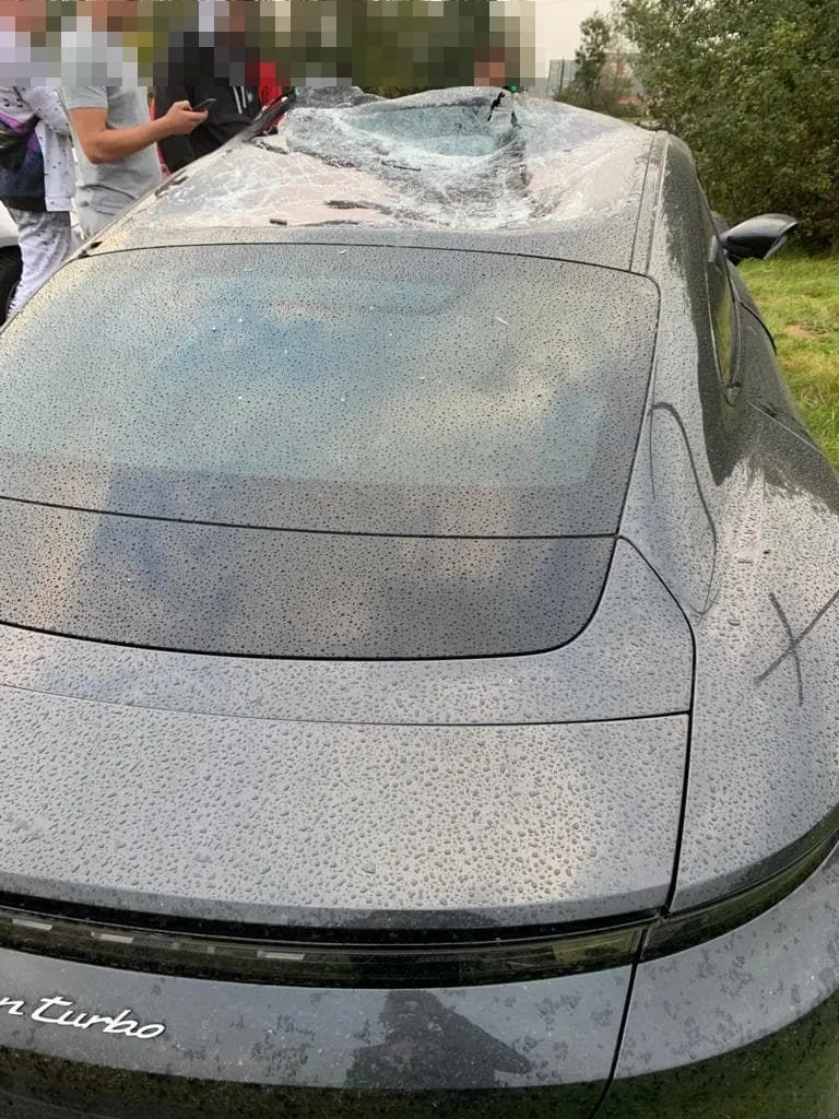 porsche-taycan-turbo-28238517.jpg