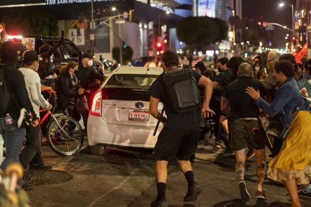 Zamieszki w Louisville. Wściekły tłum demoluje miasto po oczyszczeniu z zarzutów zabójców Breonny Taylor