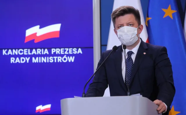 Ostra wymiana zdań między Dworczykiem a Piaseckim. Poszło o wezwania lekarzy, którzy nie żyją