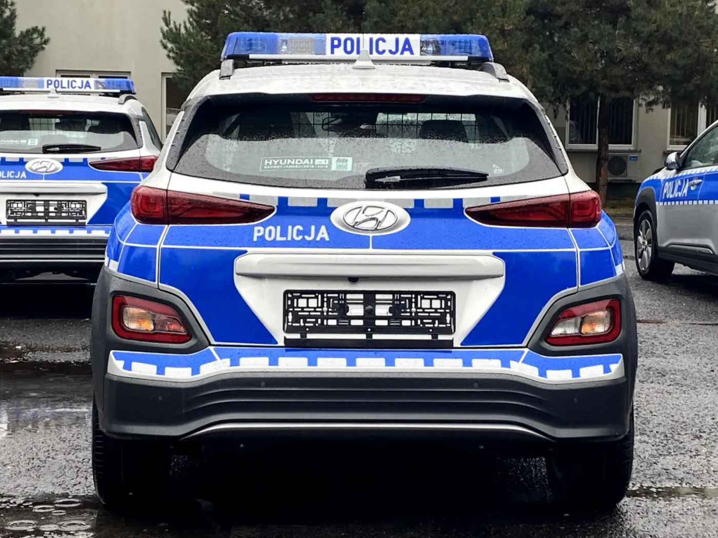 Policja kupuje elektryczne radiowozy. Hyundai Kona Electric i Kia e-Niro na początek