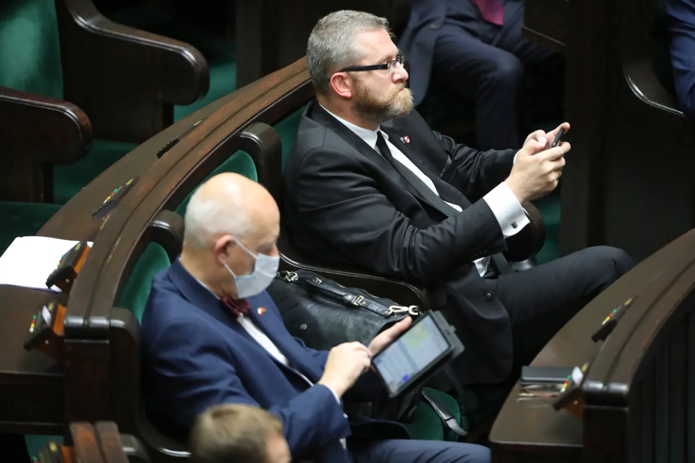 Terlecki zapowiada wnioski o ukaranie posłów Konfederacji. Chodzi o maseczki