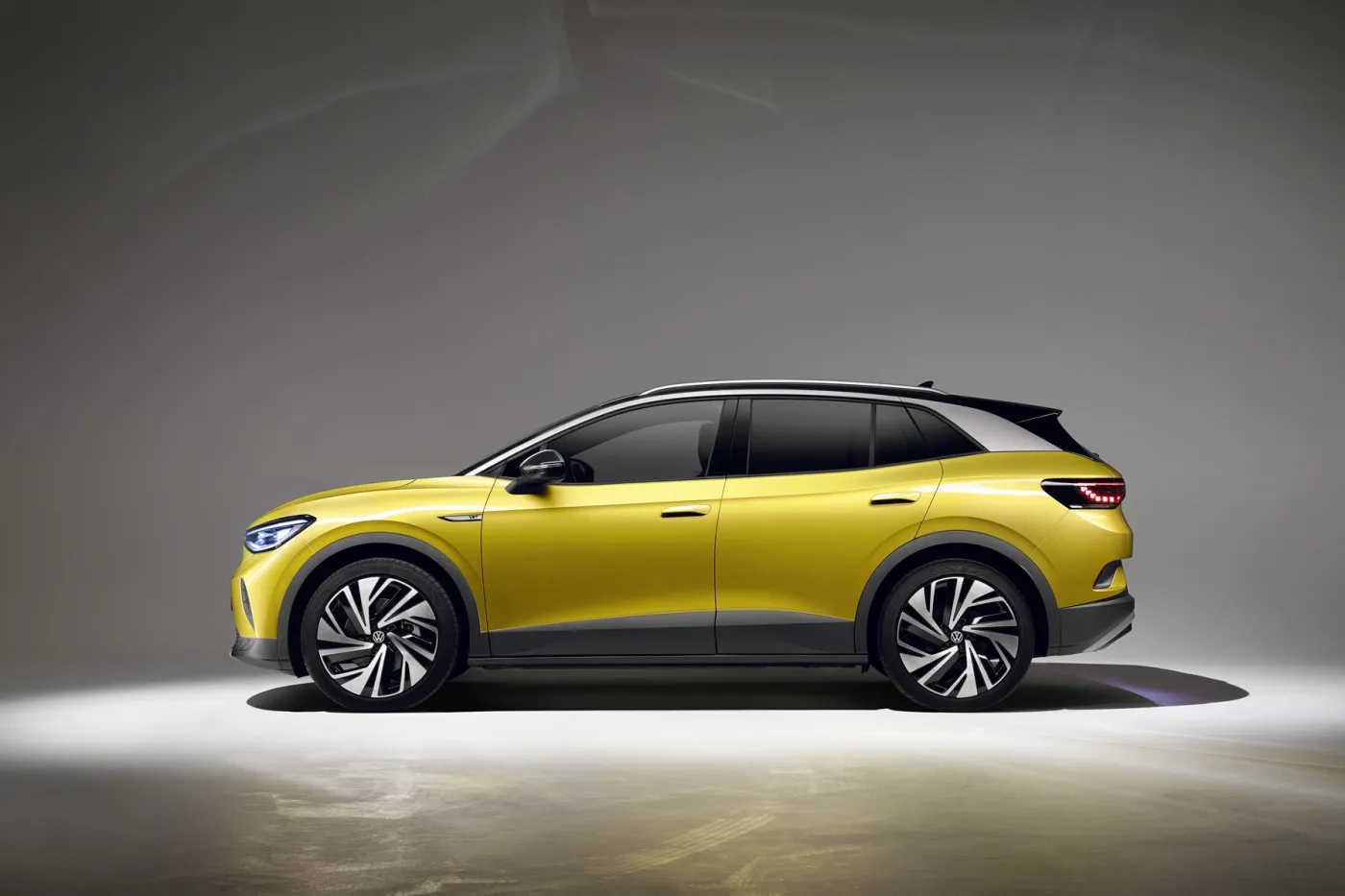 volkswagen-id4-1st-max-28223112.jpg