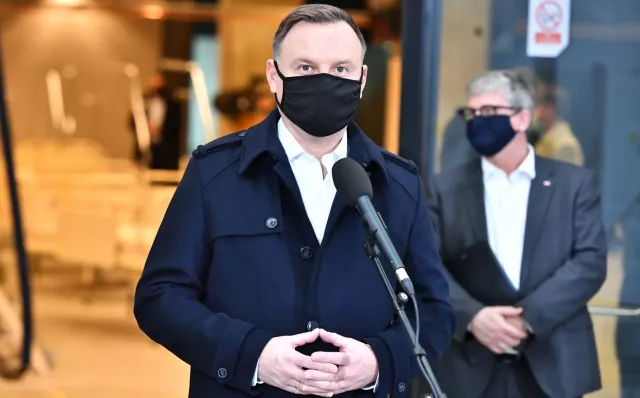 Prezydent: Czuję się dobrze, najbliższe dni spędzę w samoizolacji, będę pracował zdalnie [WIDEO]