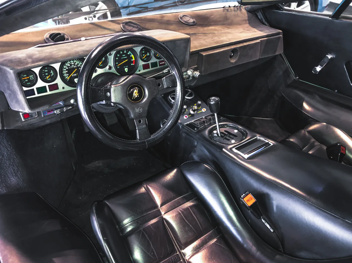 Tajemniczy Polak kupił niesamowite Lamborghini. To biały kruk wart fortunę