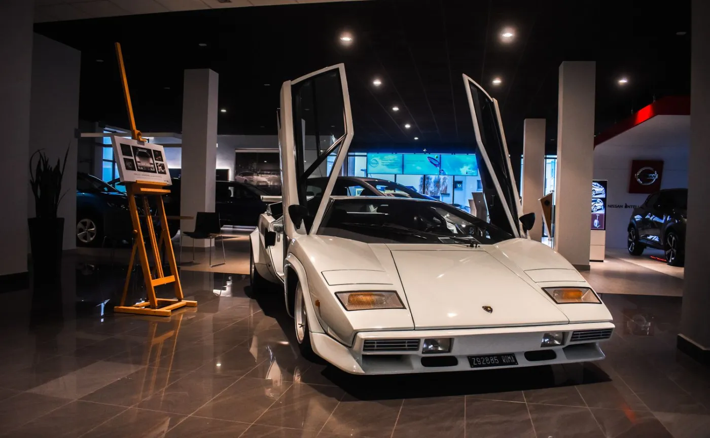 lamborghini-countach-28311875.jpg