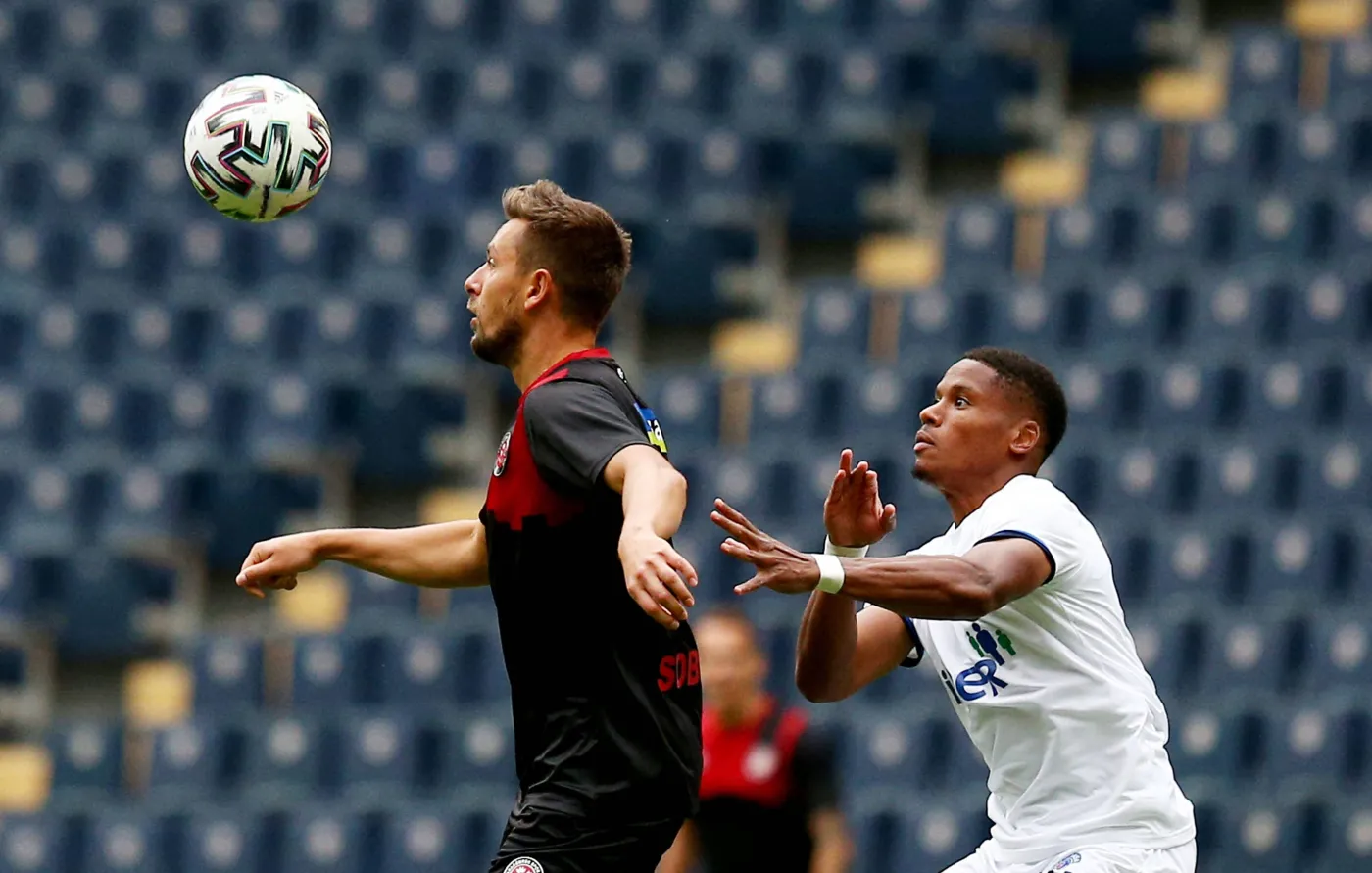 Artur Sobiech (z lewej) 