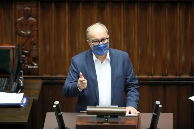 Czarzasty: Zostałem popchnięty, uderzony w plecy. Dziś się dowiaduję, że pobiłem policjanta [WIDEO]