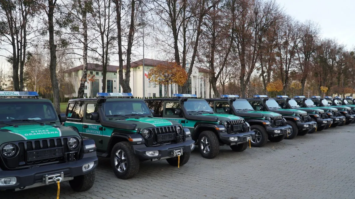 jeep-wrangler-sahara-28332373.jpg