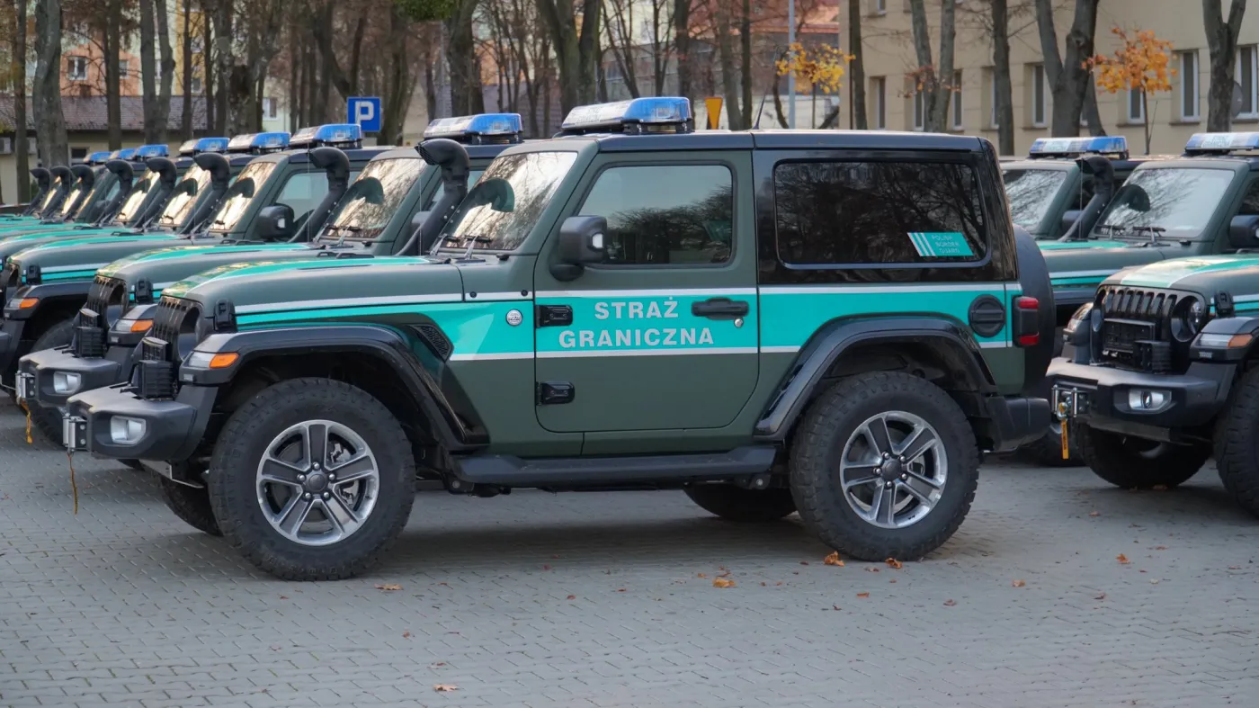 jeep-wrangler-sahara-28332407.jpg