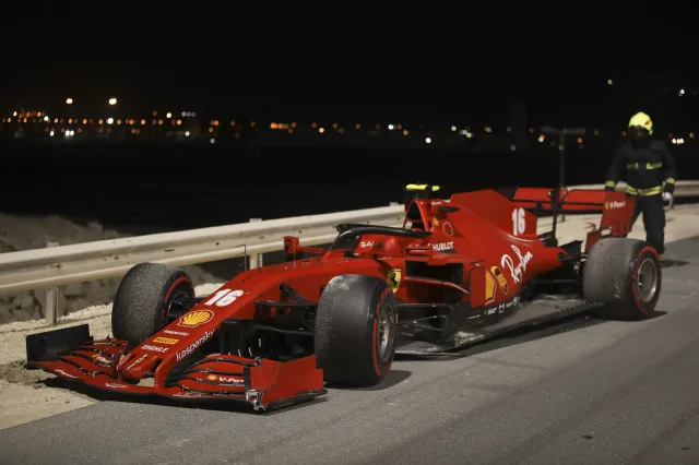 Charles Leclerc ukarany za spowodowanie kolizji na początku wyścigu w Bahrajnie