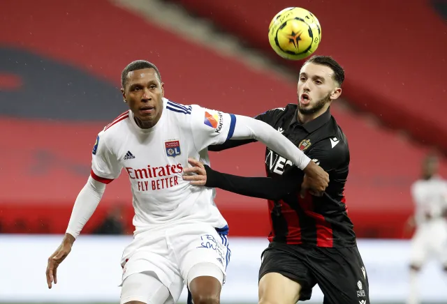 Olympique Lyon wygrał w Nicei i został liderem Ligue 1