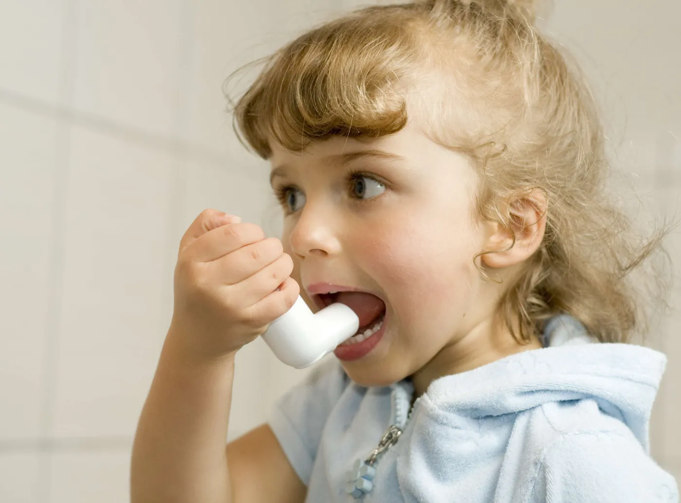 Eksperci: Sterydy wziewne to podstawa leczenia astmy, również w pandemii