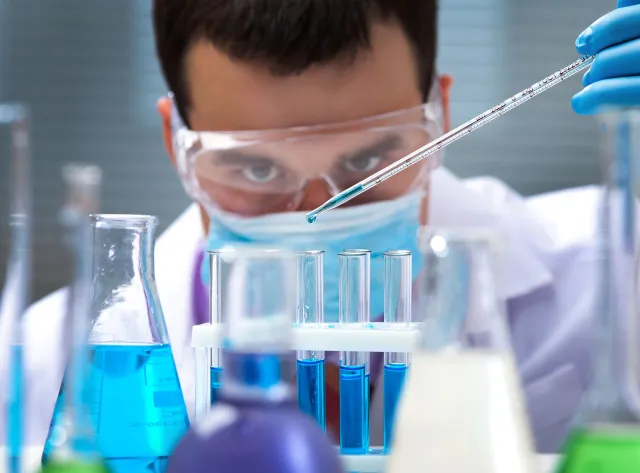 Zagrażają ludzkości? Niebezpieczne wirusy i bakterie