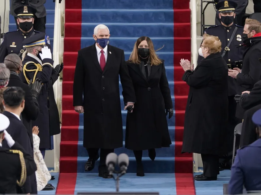 mike-pence-karen-pence-37052253.jpg