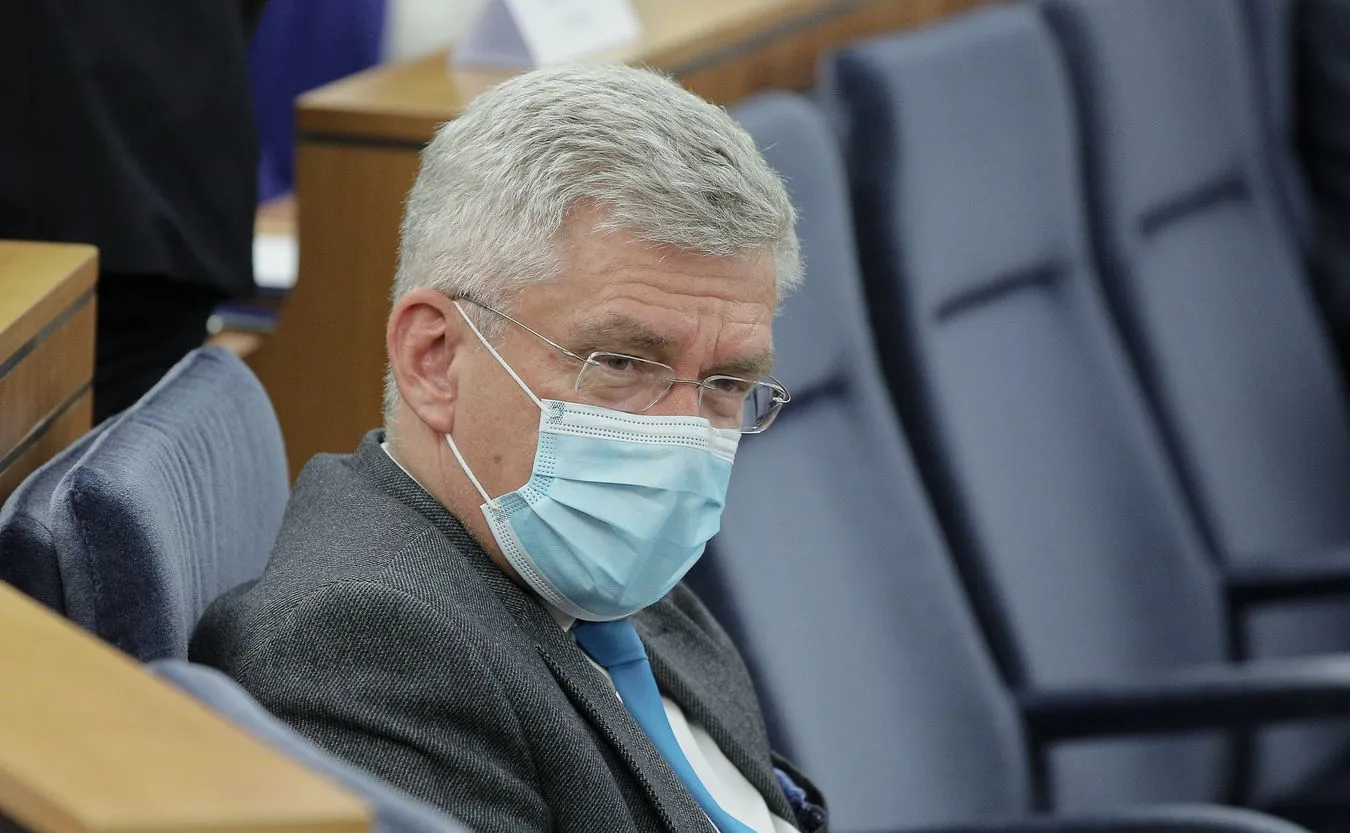 Karczewski: Zamknięte biznesy? Wolałbym zbankrutować i uratować ludzkie życie