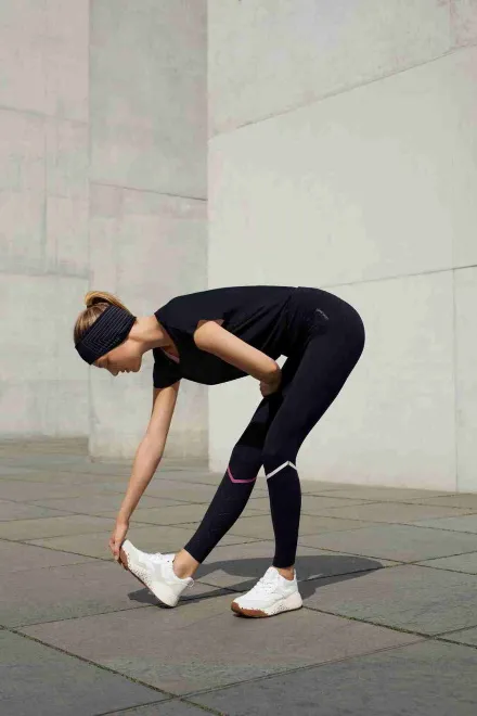 odziez-sportowa-esprit-37061782.jpg