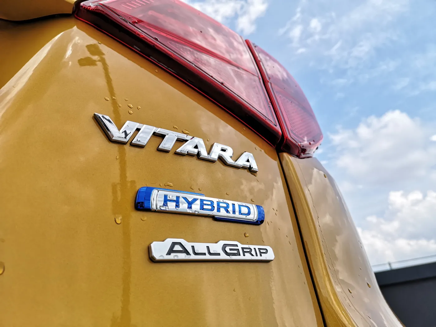 suzuki-vitrara-hybrid-37063471.jpg