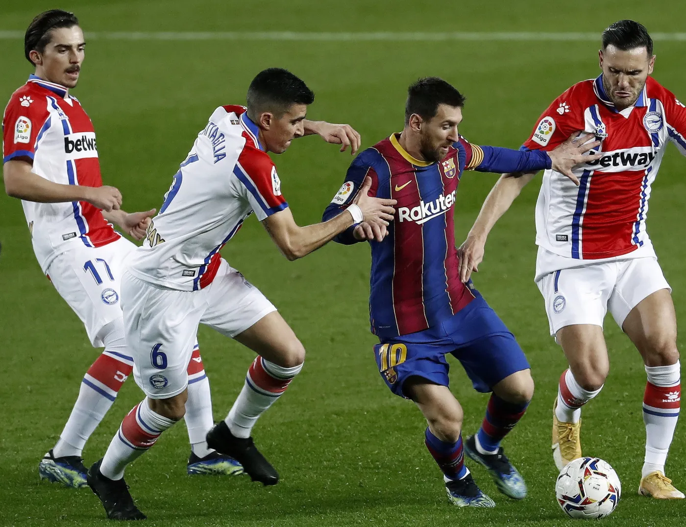 Piękne gole Messiego, efektowne zwycięstwo Barcelony