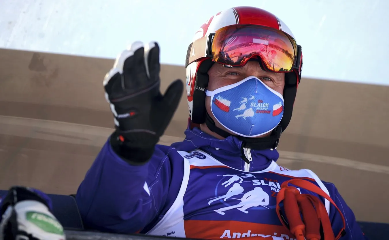 Duda nie przyjął "ciupag hańby" od przedsiębiorców. "Uciekł przed nami, jak Morawiecki przed rolnikami"