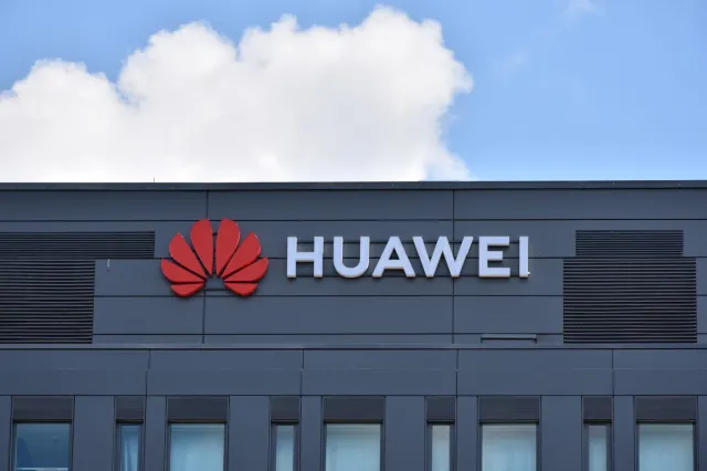 Jak przepisy wymierzone w Huawei wpłyną na stosunki polsko-chińskie?
