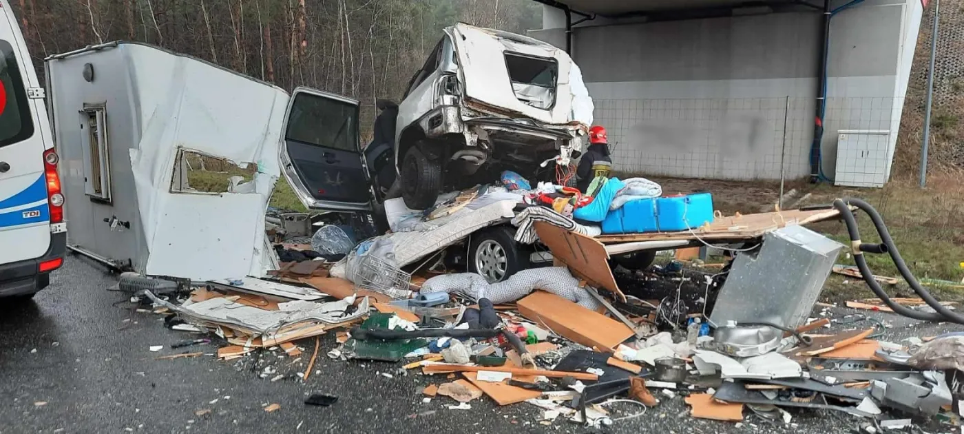 Tragedia na S1. Roczne dziecko i matka zginęli w wypadku