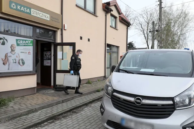 Napad na bank w Błoniu. Areszt dla ojca i syna